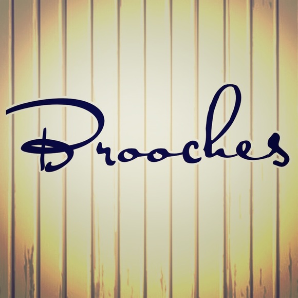 Brooches - Picture 1 of 1